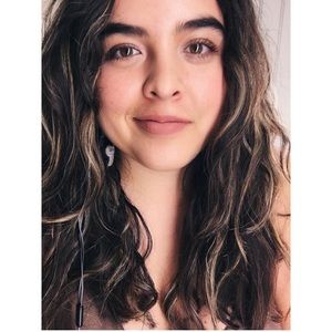 Meet your Posher, Abril